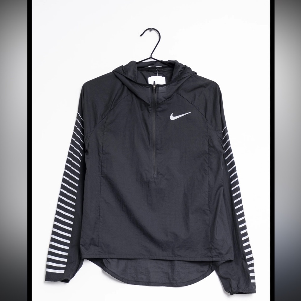 Nike‎ Black half Zip-Up Windbreaker with White Swoosh and Sleeve Accents XL